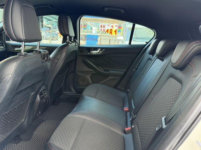 FORD福特 FOCUS  第7張相片