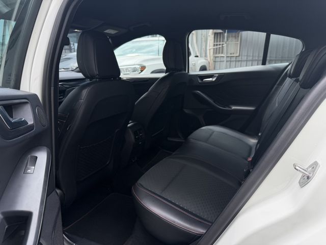 FORD福特 FOCUS  第7張相片