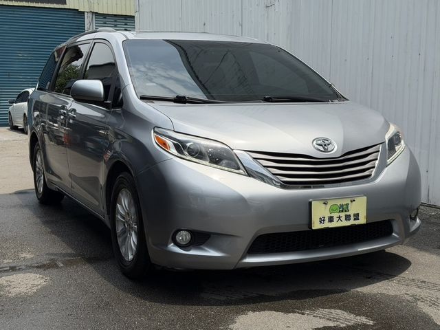 TOYOTA豐田 SIENNA  第1張相片