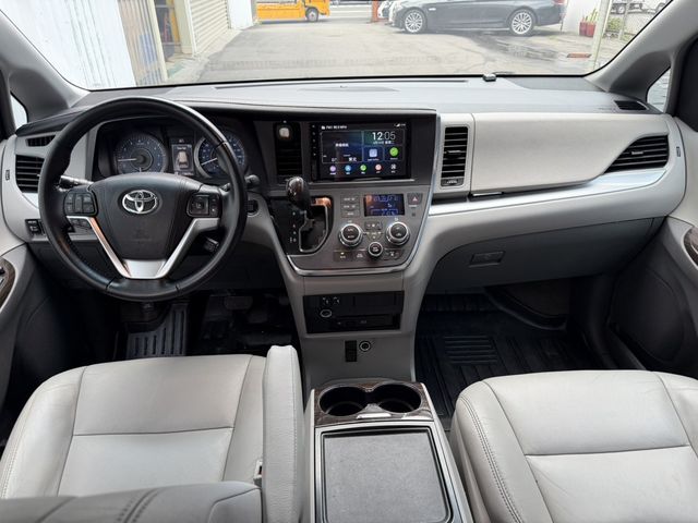TOYOTA豐田 SIENNA  第4張相片