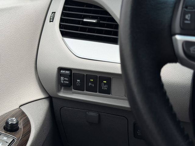 TOYOTA豐田 SIENNA  第9張相片