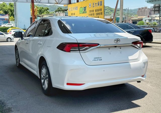 TOYOTA豐田 ALTIS  第4張相片
