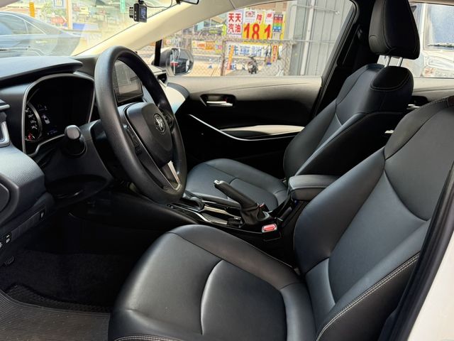 TOYOTA豐田 ALTIS  第6張相片