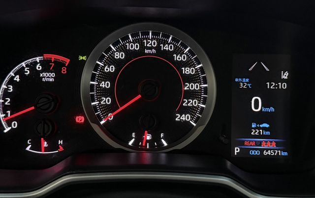 TOYOTA豐田 ALTIS  第7張相片