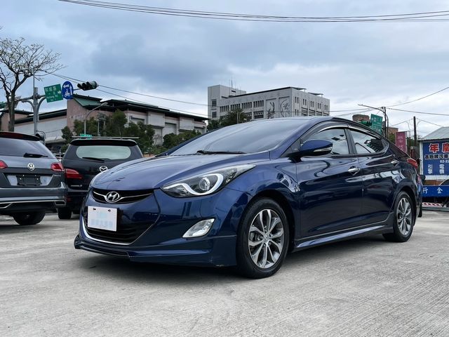 HYUNDAI現代 ELANTRA  第1張相片
