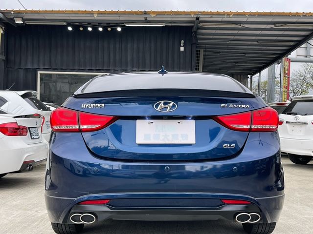 HYUNDAI現代 ELANTRA  第4張相片
