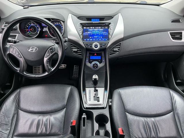 HYUNDAI現代 ELANTRA  第6張相片