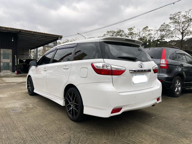 TOYOTA豐田 WISH  第2張相片