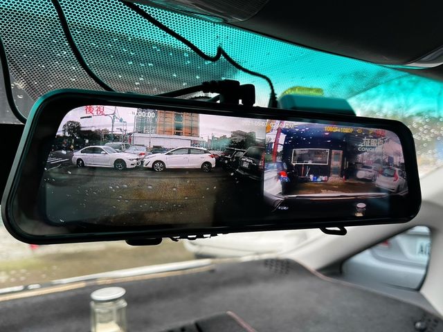 TOYOTA豐田 WISH  第8張相片