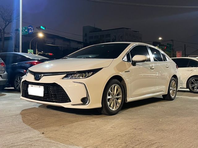 TOYOTA豐田 COROLLA ALTIS HYBRID  第1張相片