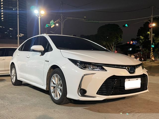 TOYOTA豐田 COROLLA ALTIS HYBRID  第4張相片