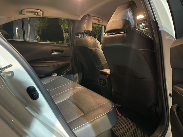 TOYOTA豐田 COROLLA ALTIS HYBRID  第7張相片