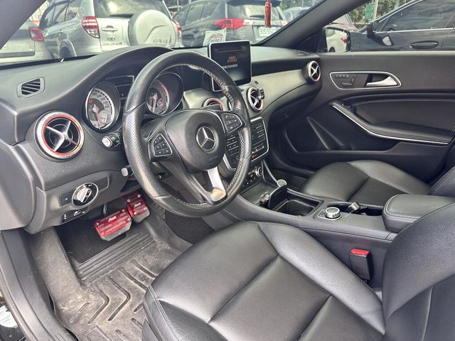 M-BENZ賓士 CLA250  第3張相片