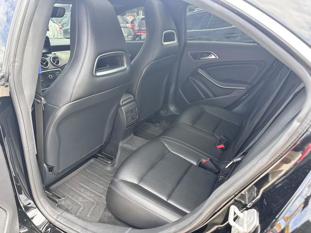 M-BENZ賓士 CLA250  第4張相片