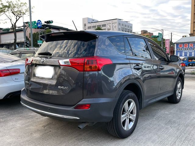 TOYOTA豐田 RAV4  第2張相片