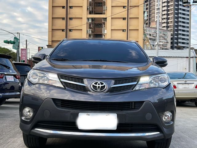 TOYOTA豐田 RAV4  第3張相片