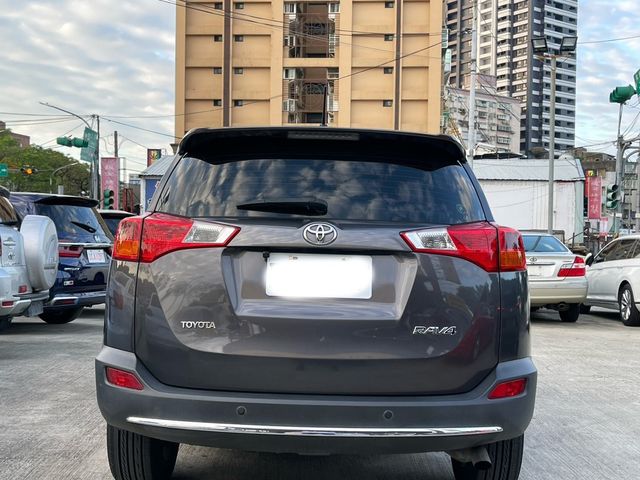 TOYOTA豐田 RAV4  第4張相片
