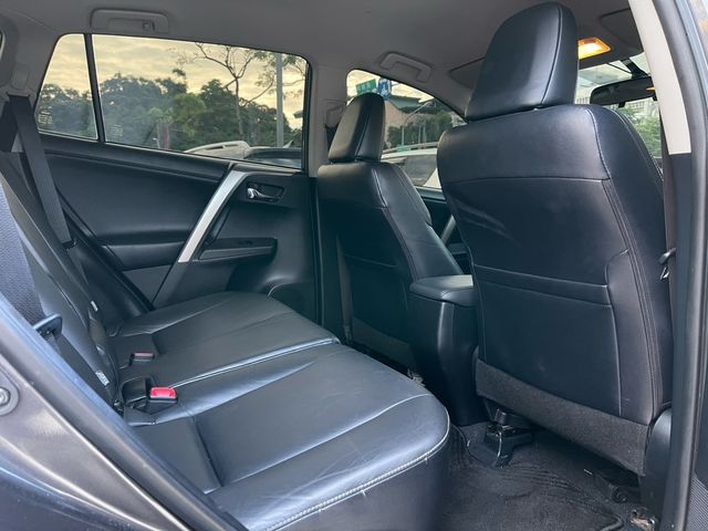 TOYOTA豐田 RAV4  第6張相片