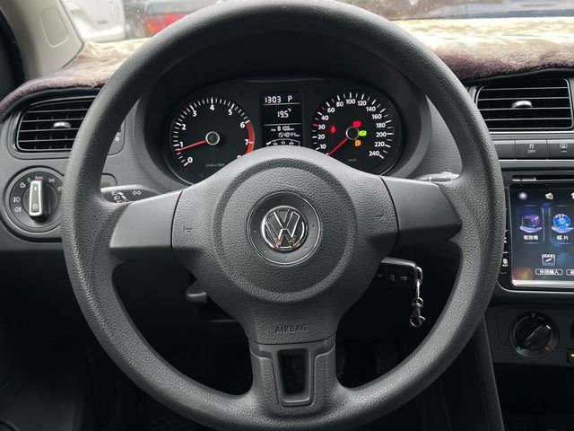 VOLKSWAGEN福斯 POLO  第13張相片