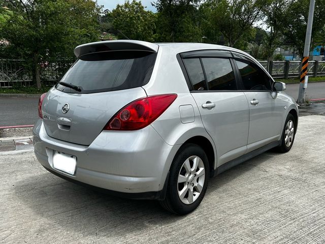 NISSAN日產 TIIDA  第2張相片