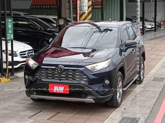 ACC跟車系統，電動尾門，環景系統  第14張相片