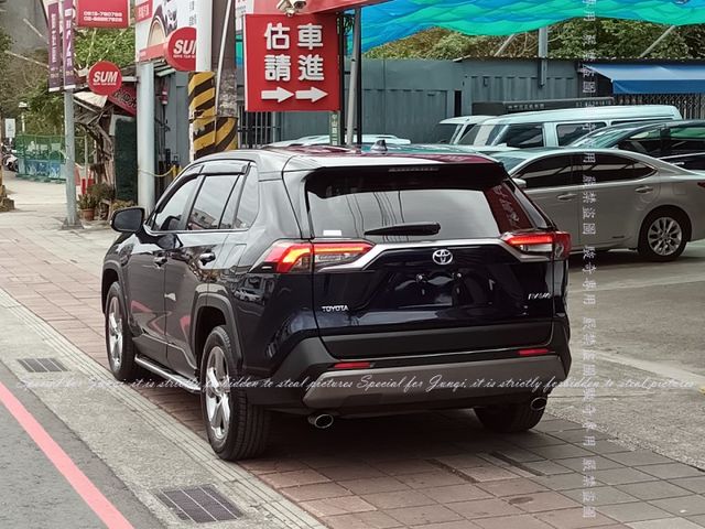 ACC跟車系統，電動尾門，環景系統  第17張相片