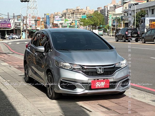 高CP值，年份新，都會小車  第1張相片