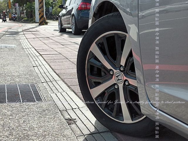 高CP值，年份新，都會小車  第10張相片
