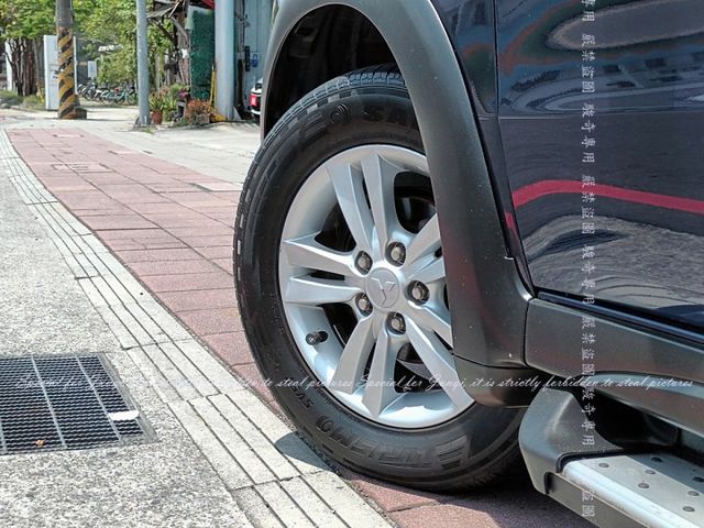 流線外型，恆溫空調，安全氣囊  第12張相片