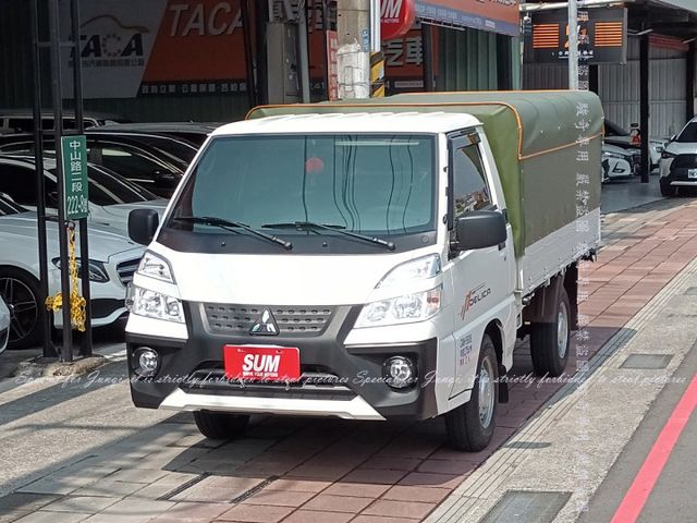 只跑4佰多公里，自排款，低篷，有如新車狀態免等待  第11張相片