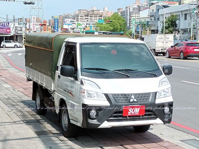 只跑4佰多公里，自排款，低篷，有如新車狀態免等待  第12張相片