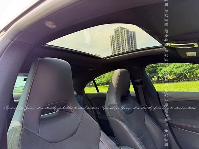 正2020年款CLA250 AMG，超低里程3萬多公里，3眼多光束，22p智能駕駛，歐規  第6張相片