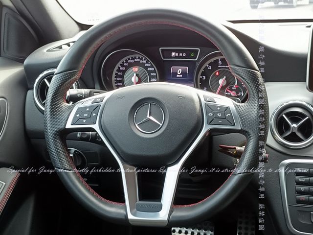 GLA45不用新車價1/3的價格立即擁有  第4張相片