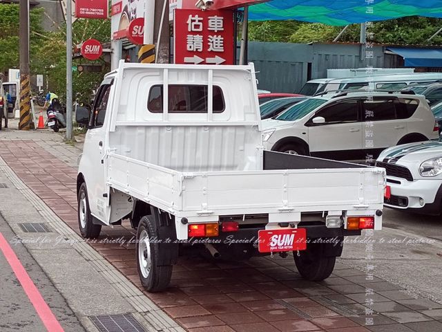只跑1萬多公里，自排款，前方主動煞停輔助  第13張相片