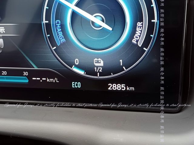 只跑2仟多公里，油電版超省油  第5張相片