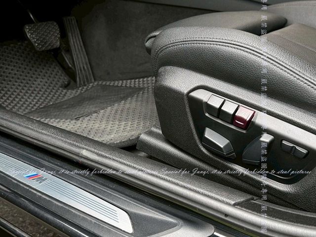 2015年 328GT 升級全液晶儀表 原廠id6.0版本 無線carplay M版本 市場少有  第10張相片