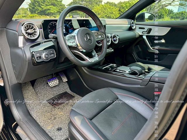 3眼智能多光束頭燈 AMG 歐規 低里程  第2張相片