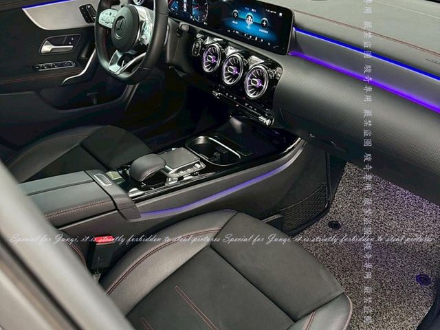 3眼智能多光束頭燈 AMG 歐規 低里程  第2張相片