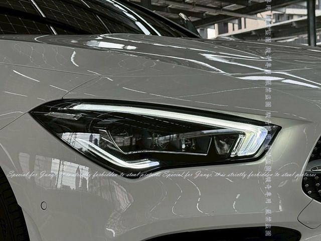 3眼智能多光束頭燈 AMG 歐規 低里程  第9張相片