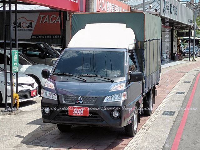 只跑2萬多公里，篷式，尾門  第11張相片