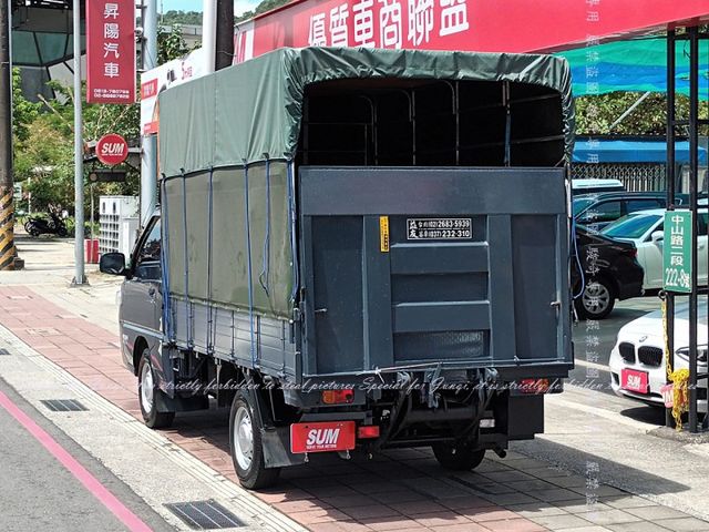 只跑2萬多公里，篷式，尾門  第14張相片