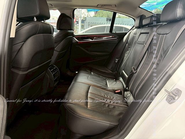 新車價300多萬，252hp  第3張相片