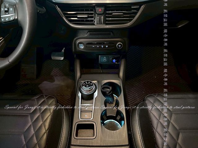 ACTIVE Vignale版，多媒體大螢幕，跨界小休旅，跟車系統  第6張相片