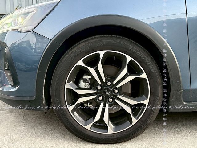 ACTIVE Vignale版，多媒體大螢幕，跨界小休旅，跟車系統  第14張相片