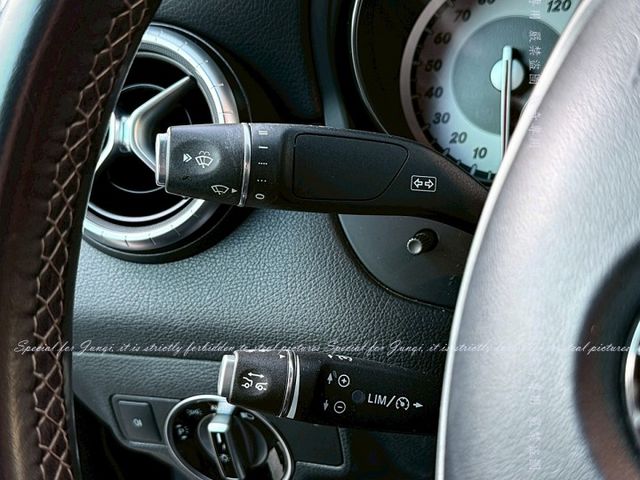 全景天窗，跟車，安卓機，只跑10萬多公里  第8張相片