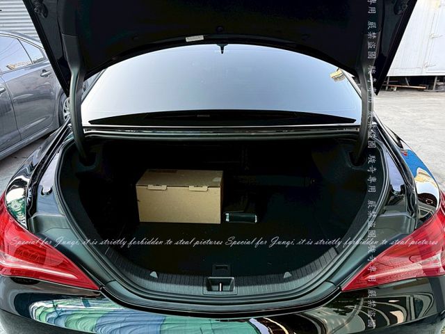 全景天窗，跟車，安卓機，只跑10萬多公里  第16張相片