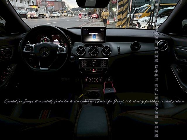 Orange限量版，全景天窗  第6張相片