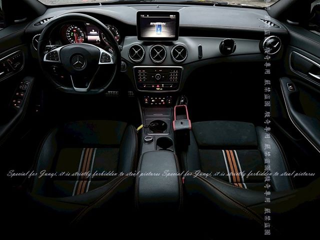 Orange限量版，全景天窗  第7張相片