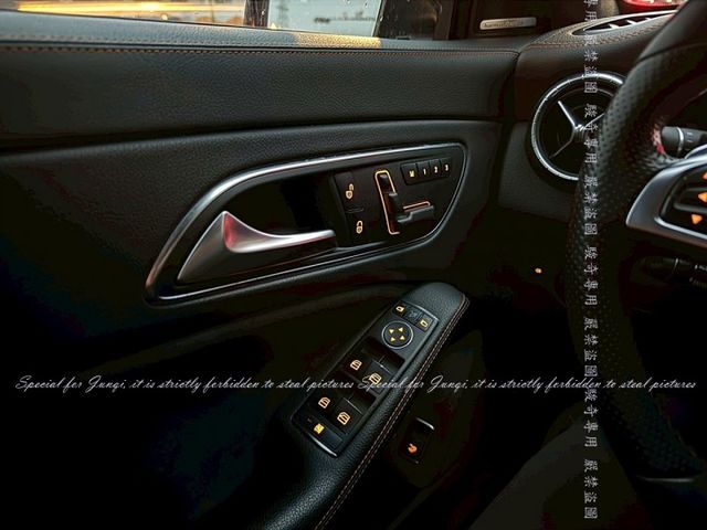 Orange限量版，全景天窗  第9張相片