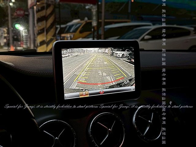 Orange限量版，全景天窗  第11張相片